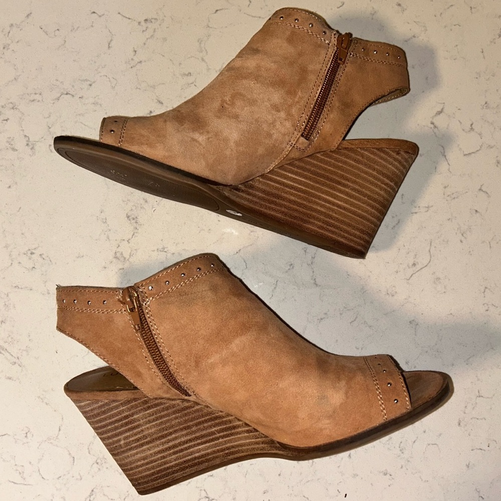 🍀 Lucky Brand Ulyssas Suede Leather Open Toe Wedge Studded Ankle Bootie Sandal - Picture 12 of 16